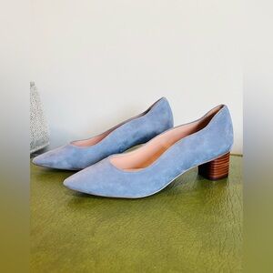 Cole Haan Pointy Toes Block Heel Pump in pretty blue suede, New!